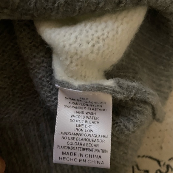 SWeater - Picture 3 of 4